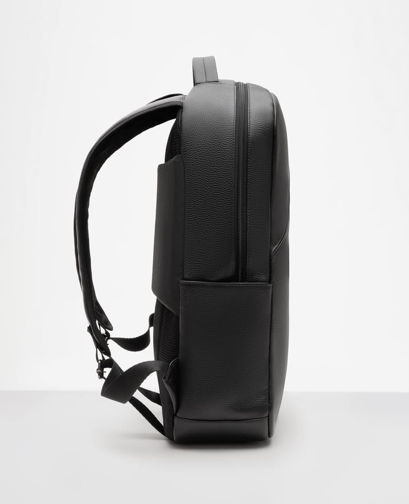 Mochila de couro preta Munich vista lateral