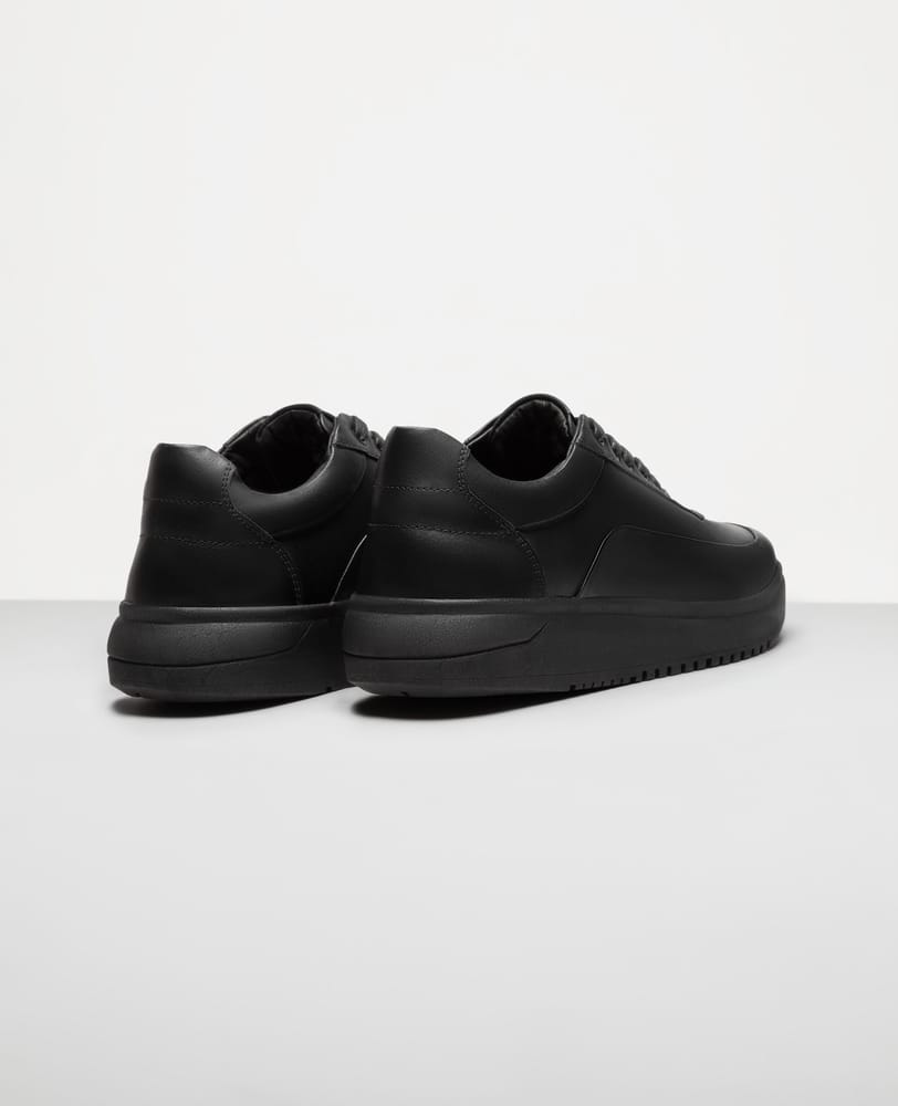 Tenis casual all black RS7 vista traseira do calcanhar