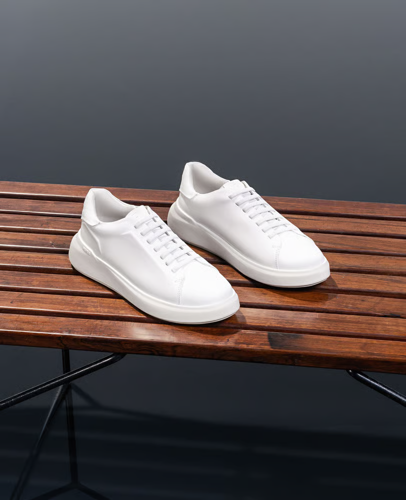 Tenis casual branco RS6 GT vista superior do cabedal