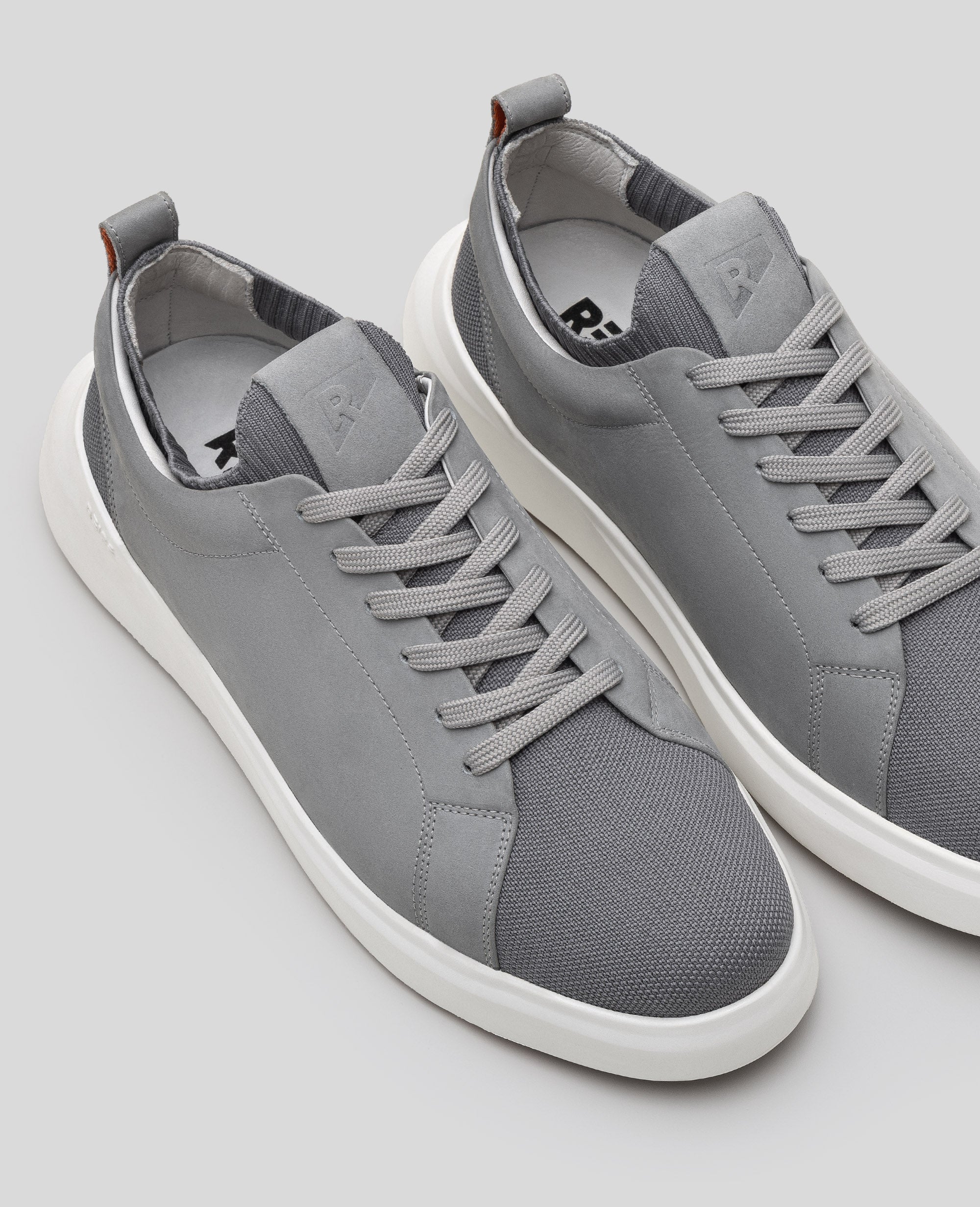 Tenis casual cinza RS Knit GT vista superior do cabedal