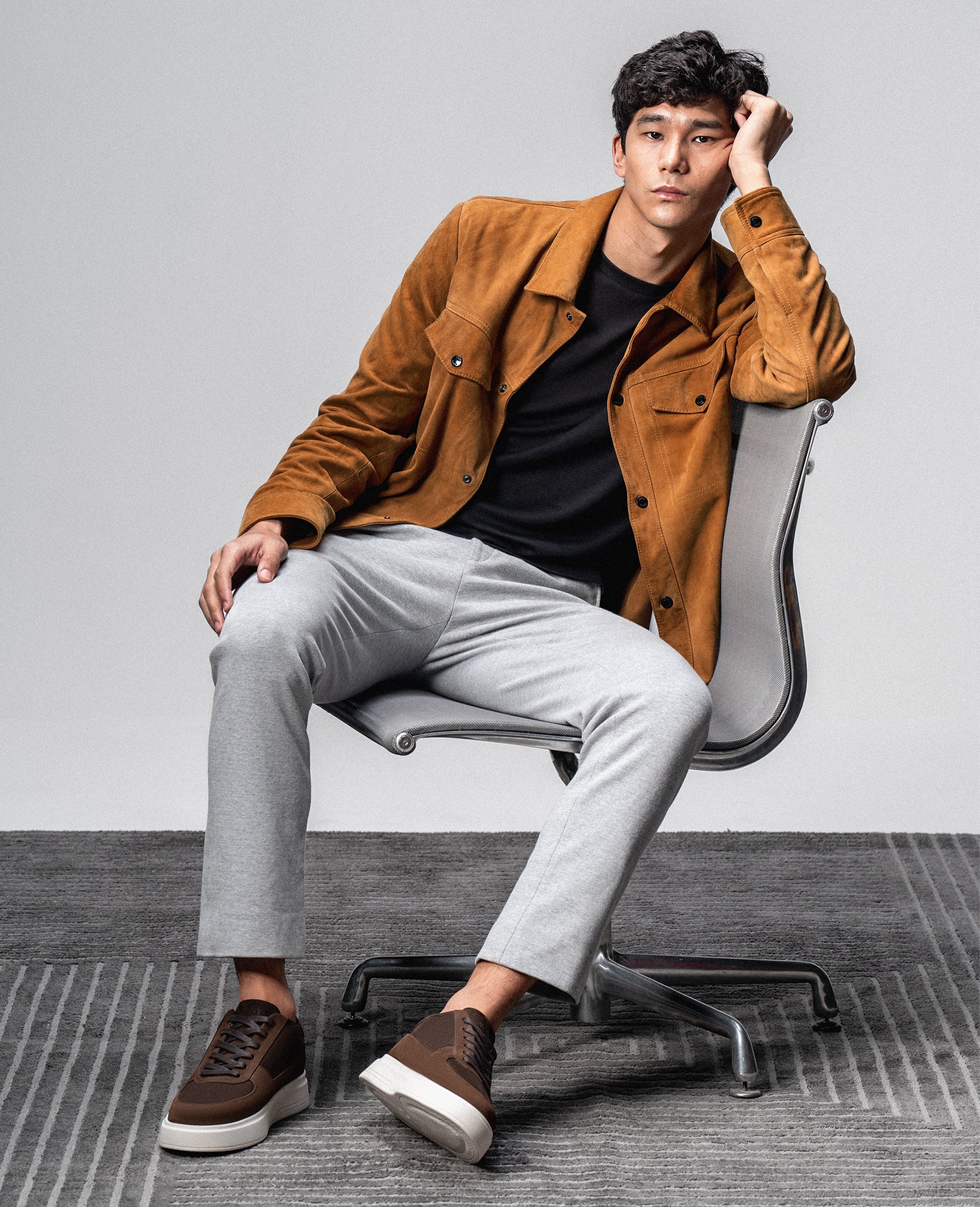 Tenis Casual Marrom RS7 Avant No pe Modelo