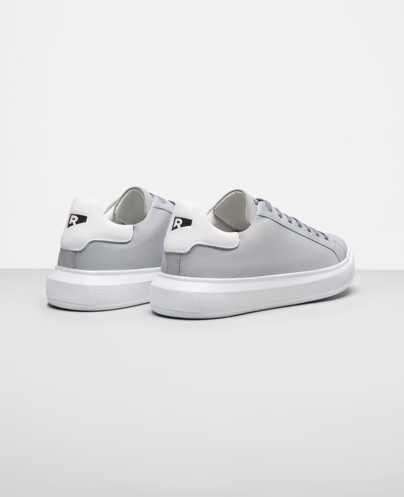 Tenis casual nobuck cinza RS8 vista traseira do calcanhar