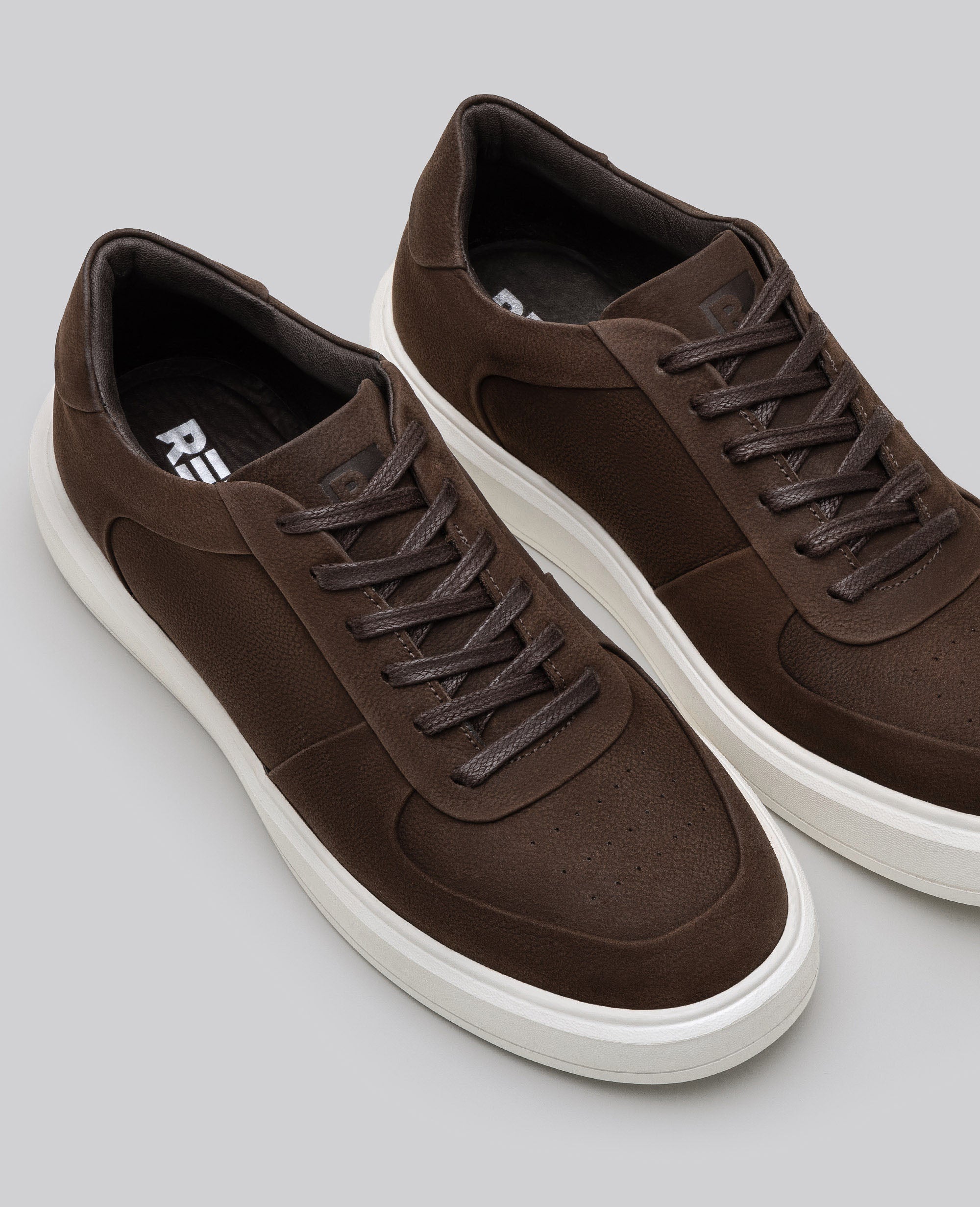 Tenis casual nobuck marrom 911 vista superior do cabedal