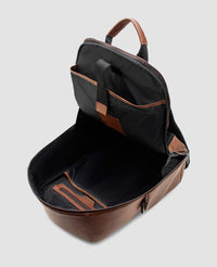 Kit em Movimento Reise – Mochila Marrom e Necessaire Stuttgart em Couro Premium