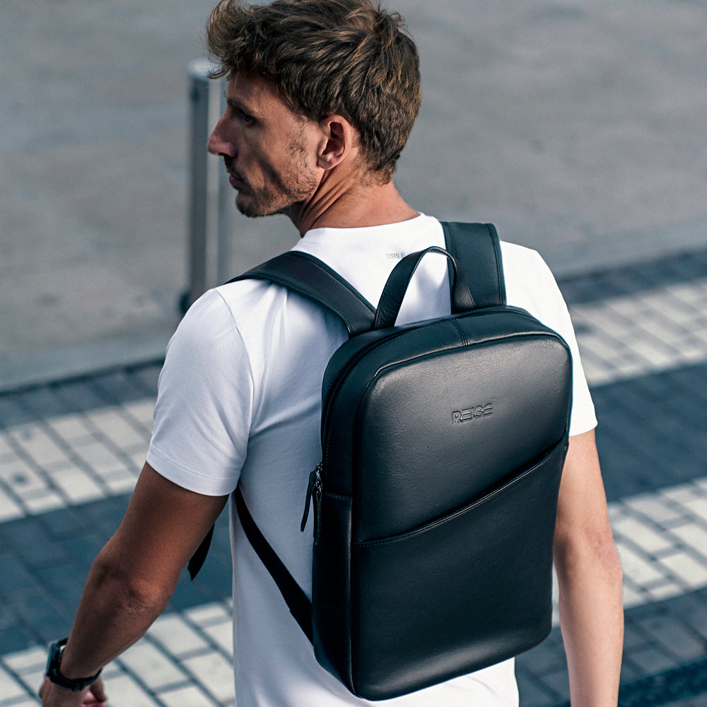Mochila Slim Couro Preta NYC – Reise