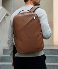 Mochila de Couro Marrom Munich Modelo