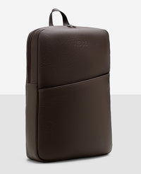 Mochila slim couro marrom e NYC vista frontal