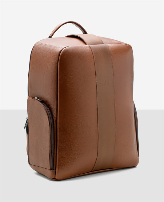 Mochila de Couro Marrom Stuttgart Vista lateral Esqueda