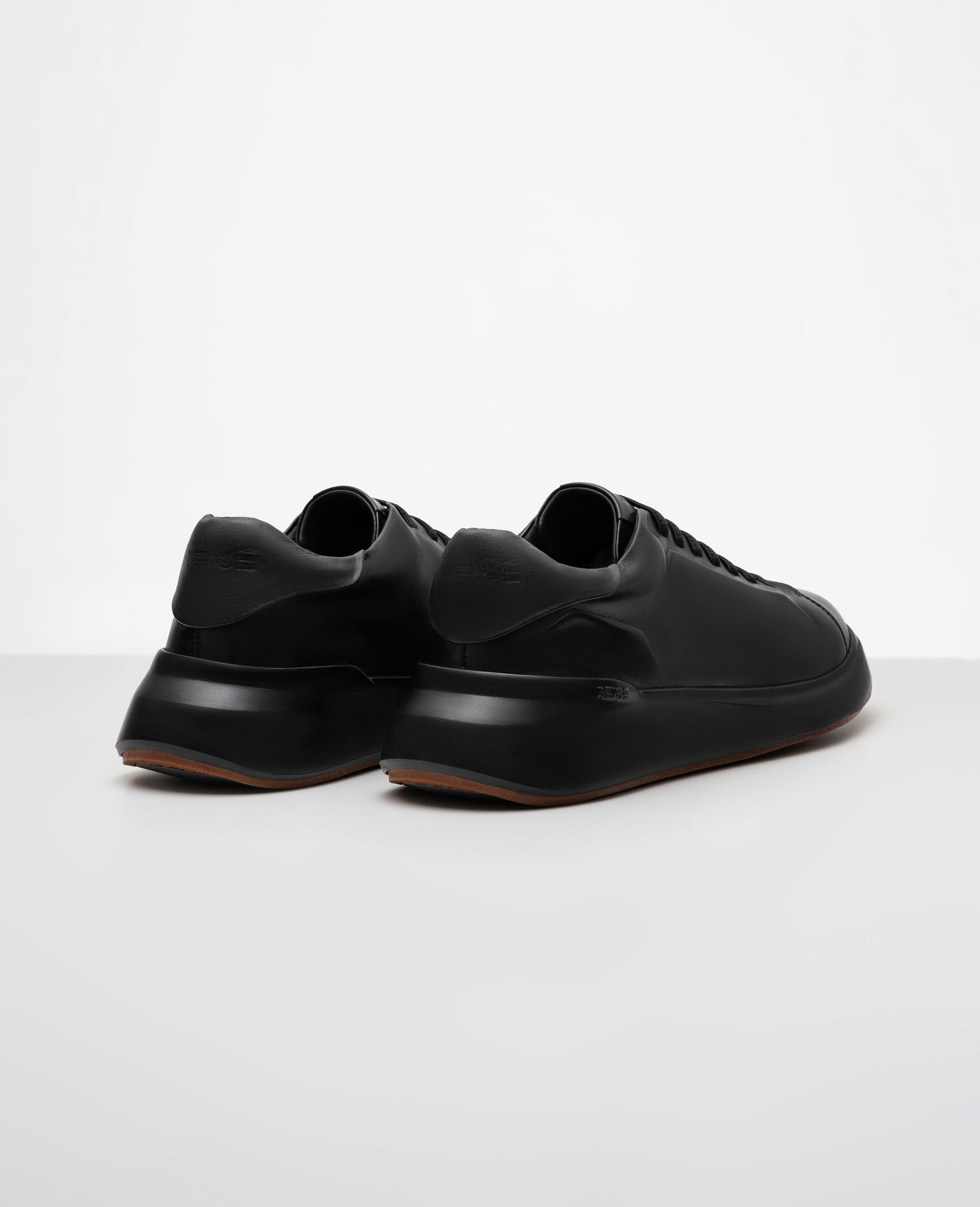 Tenis Casual All Black RS6 GT Vista traseira