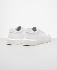 Tenis casual branco 911 vista traseira do calcanhar