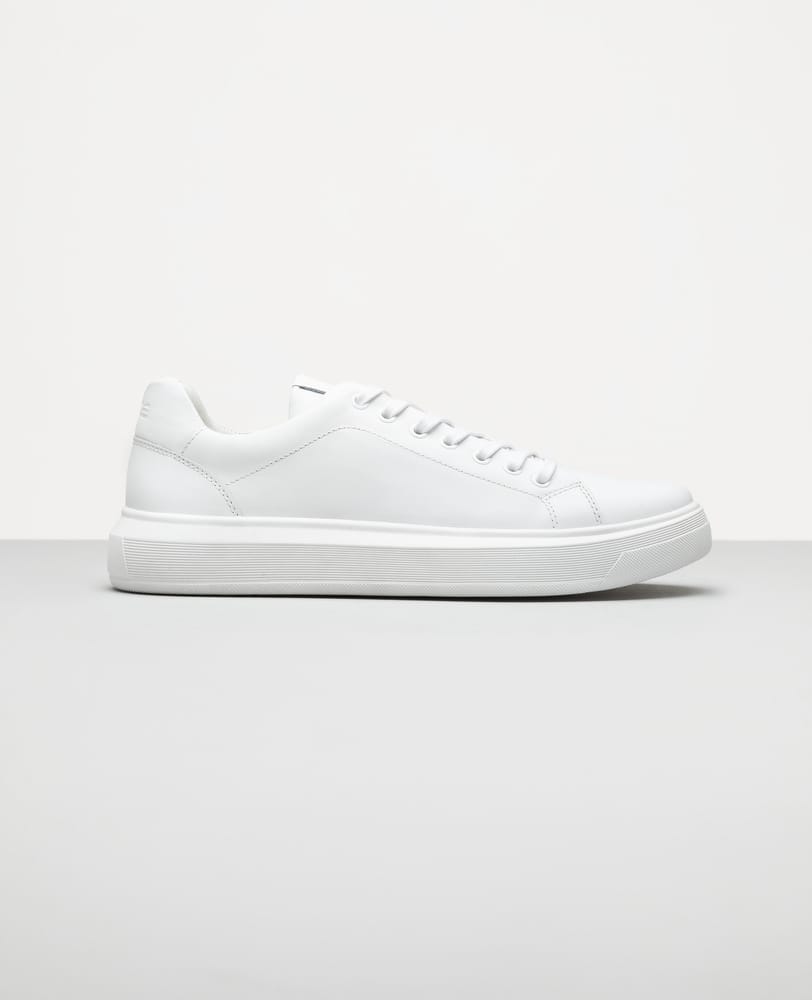 Tênis Casual Branco RS6 em couro premium vista 3/4