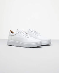 Tênis Casual Branco RS7 vista frontal com cadarços