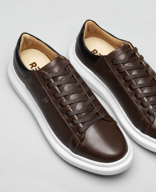 Tênis casual marrom RS3 vista superior do cabedal