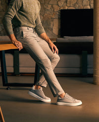 Tenis casual nobuck cinza RS8 no pe em look masculino