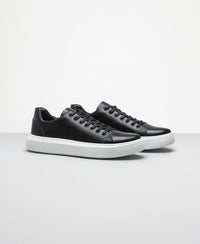 Tênis casual preto RS6 vista lateral externa