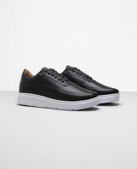 Tenis casual preto RS7 vista lateral externa