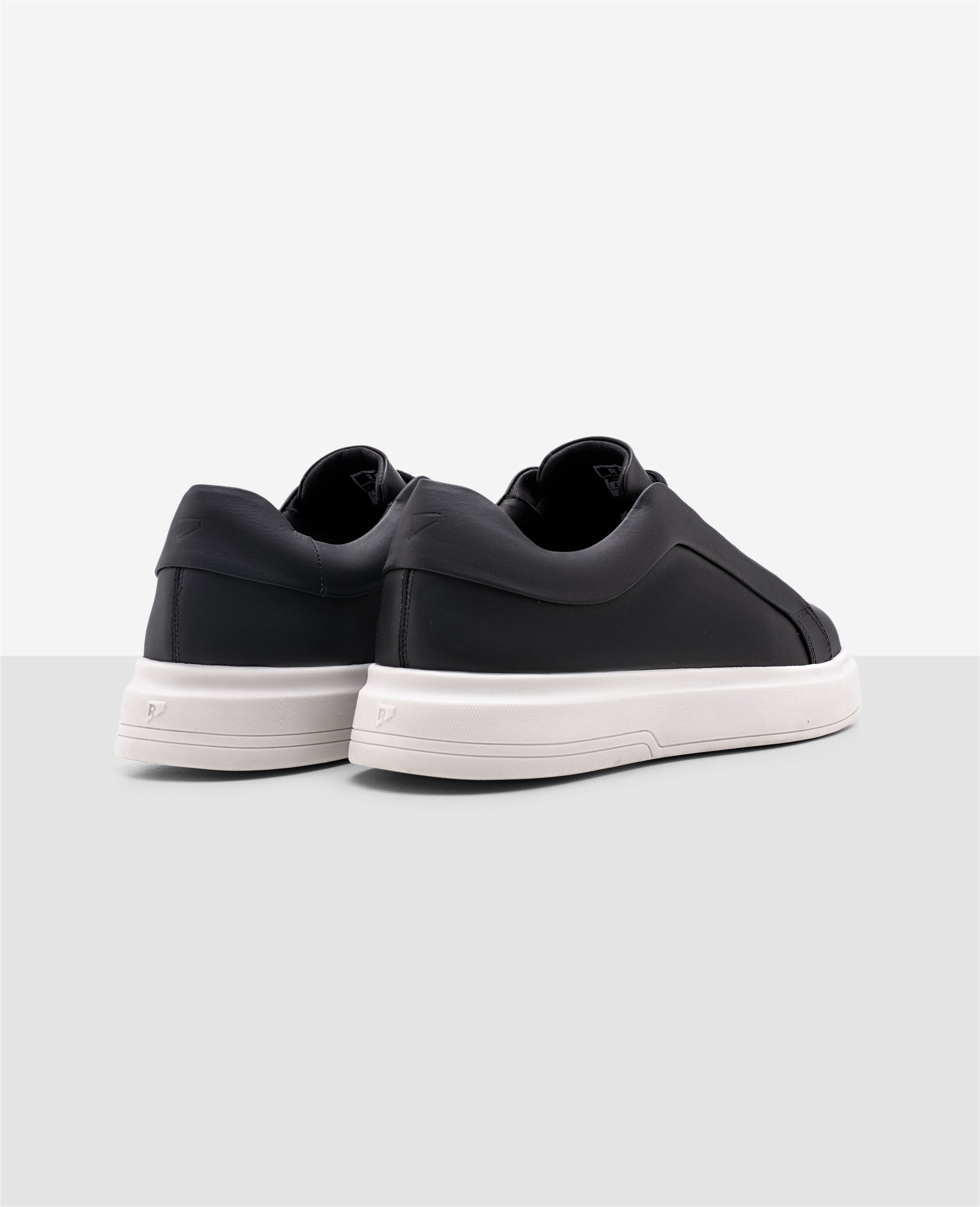 Tenis Casual Preto RS8 Avant Vista traseira