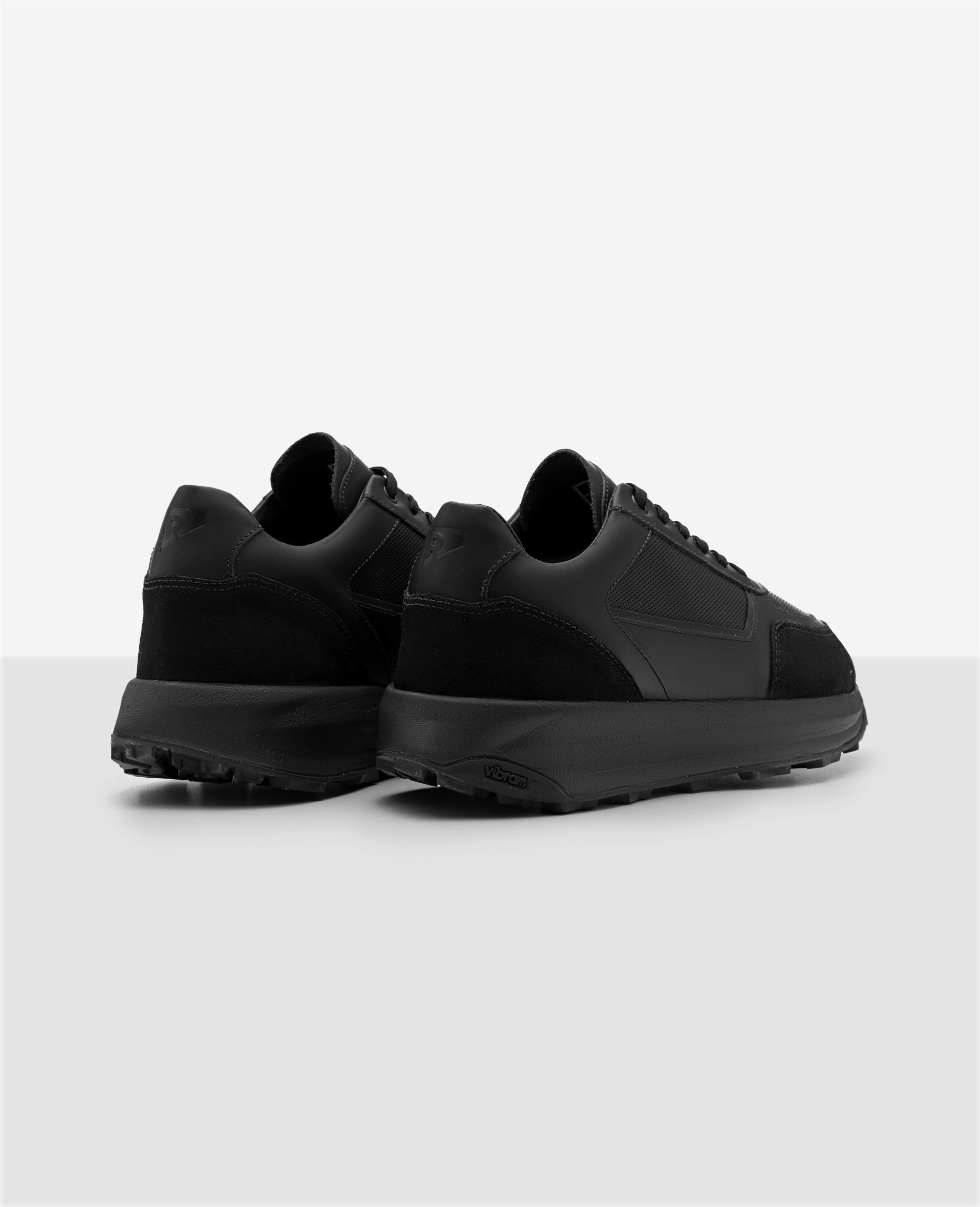 Tenis de Couro All Black 911 Carrera Vista traseira